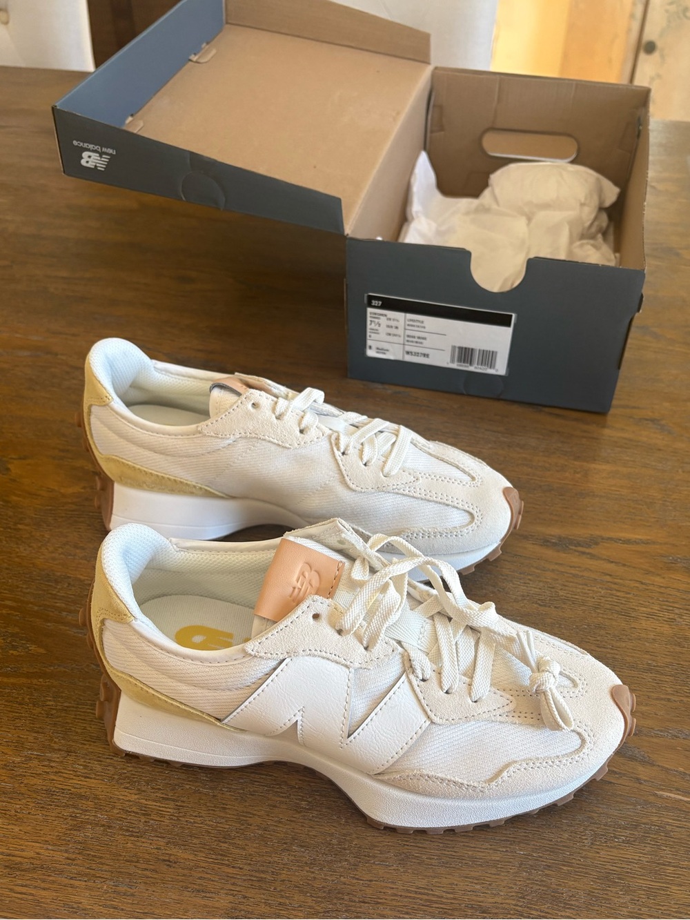 NWT New Balance 327 White, Linen, & Pale Yellow Running Shoe Sneakers - Picture 5 of 8